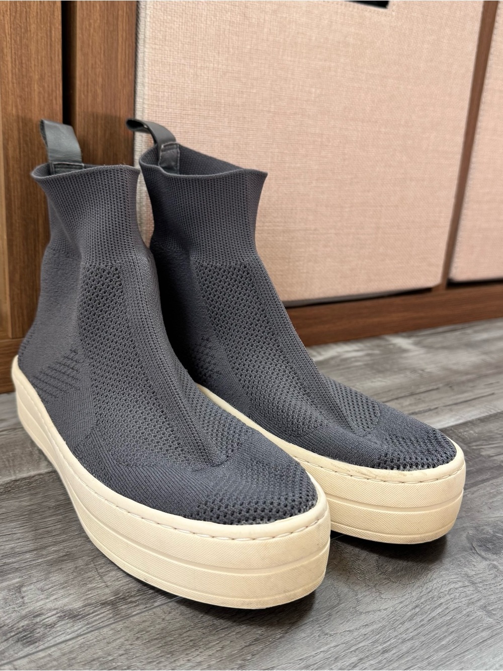 J/Slides Gray Knit High Top Sock Sneakers Cream Platform Slip On Women's 7